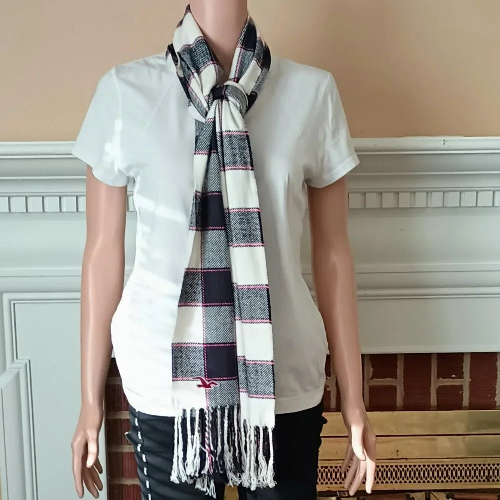 Hollister Black & Pink Plaid Scarf Women's Rectangle Fringe